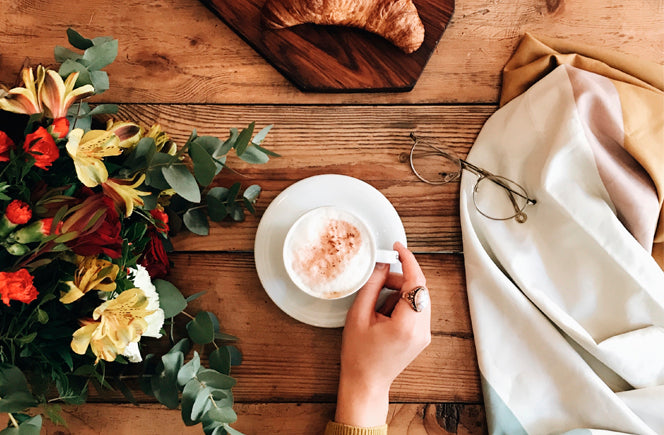 flores en casa café