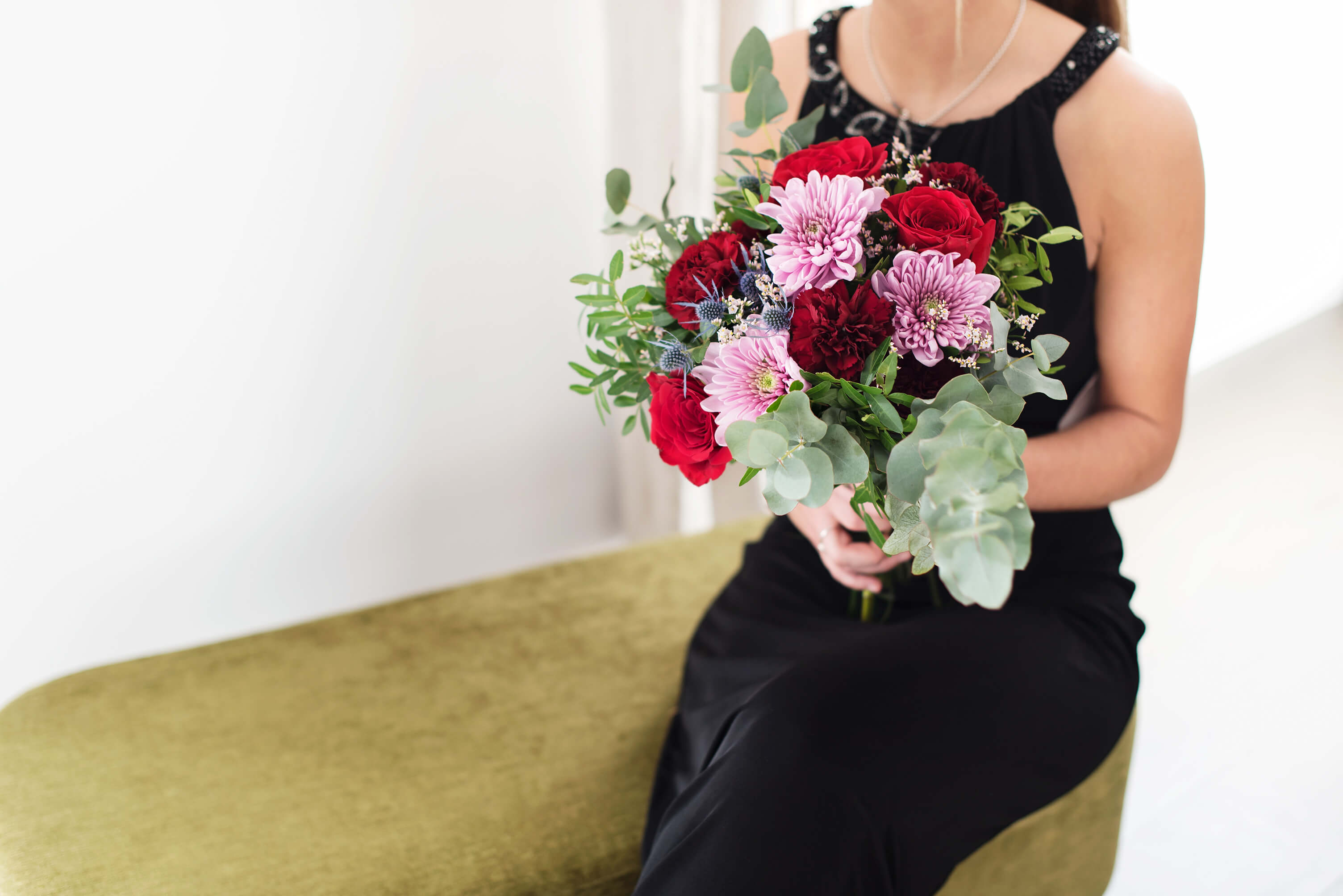 Glamorous - ramo de flores con crisantemos y rosas para san valentin