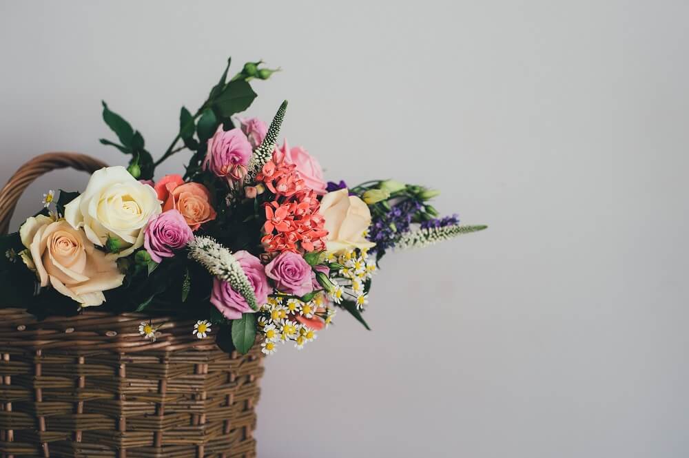 recolectar flores cesta