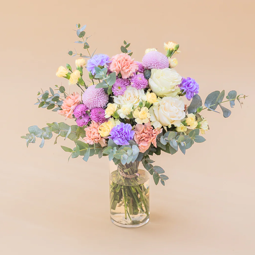 O Bolo - Bouquet com flores creme