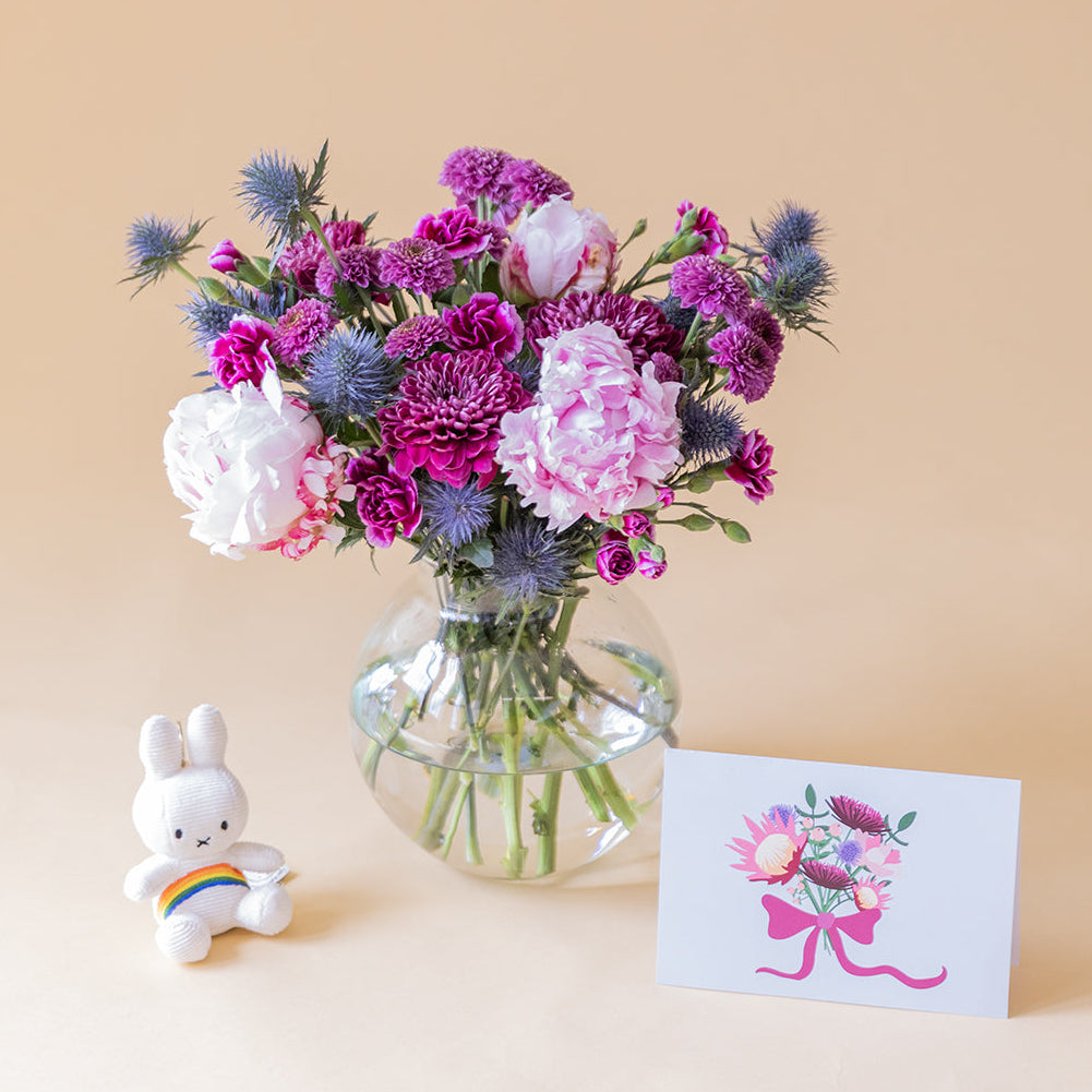 Mini Ramo Peonías con Miffy charm y Tarjeta