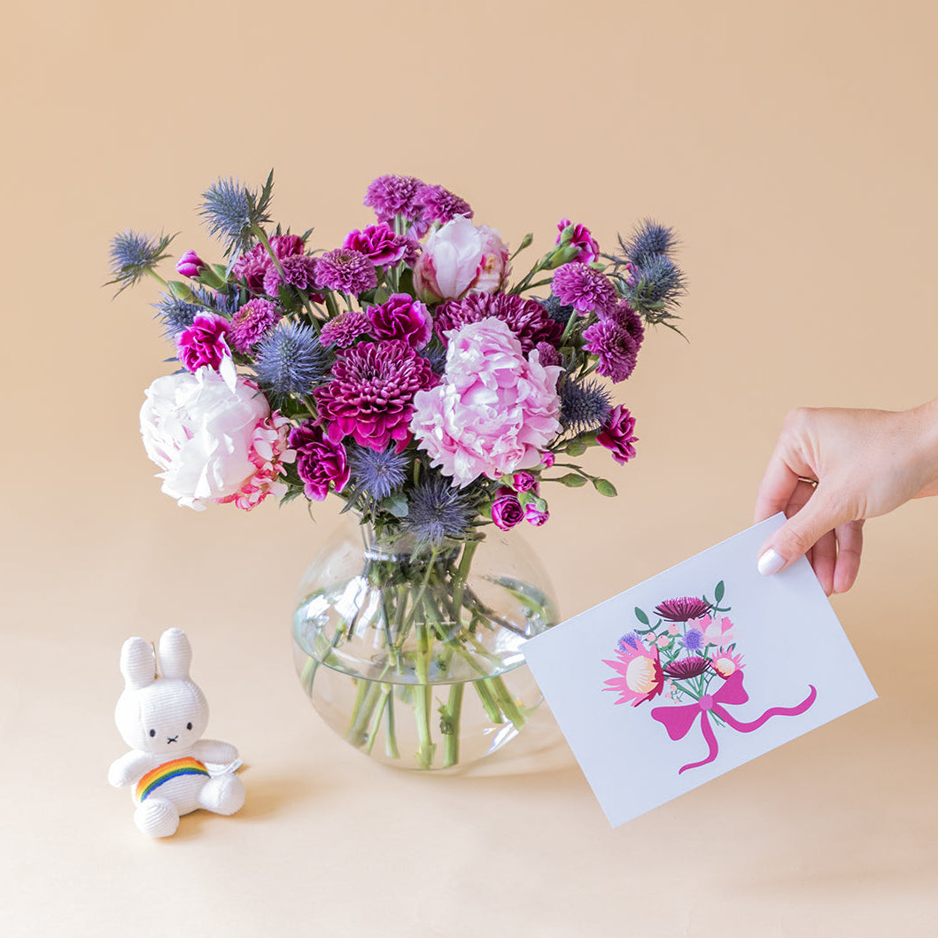 Mini Ramo de Peónias com Miffy charm e Cartão