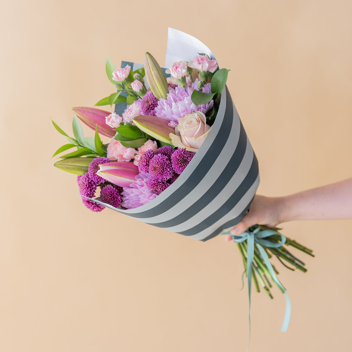 El Regalo Perfecto - Ramo de flores y juego de cartas