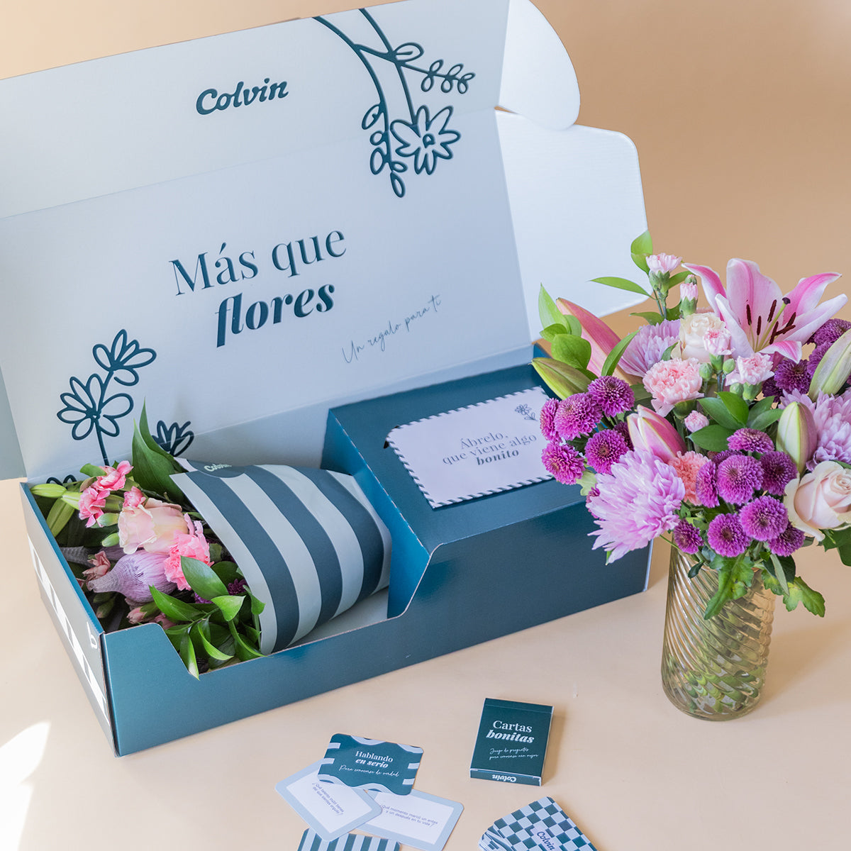 El Regalo Perfecto - Ramo de flores y juego de cartas