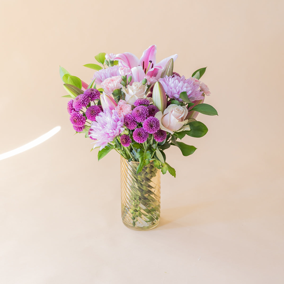 Para Ti, Amiga - Ramo de flores con detalles especiales