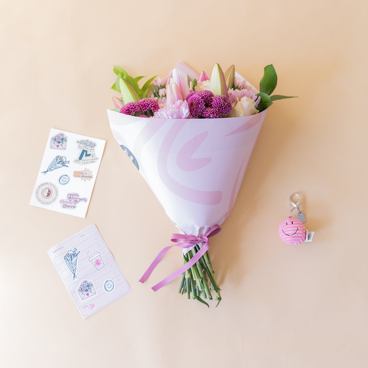 Para Ti, Amiga - Ramo de flores con detalles especiales