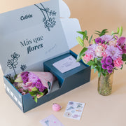 Para Ti, Amiga - Ramo de flores con detalles especiales