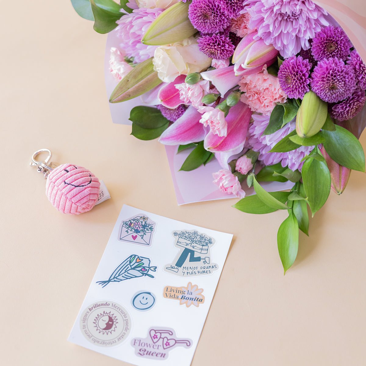 Para Ti, Amiga - Ramo de flores con detalles especiales