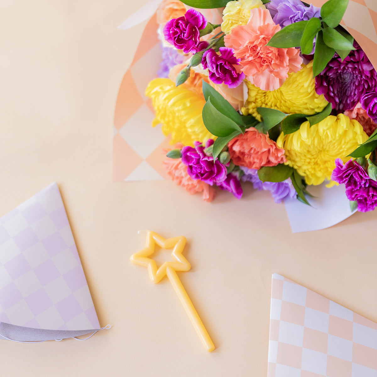 Feliz Cumple - Ramo de flores y kit de cumpleaños