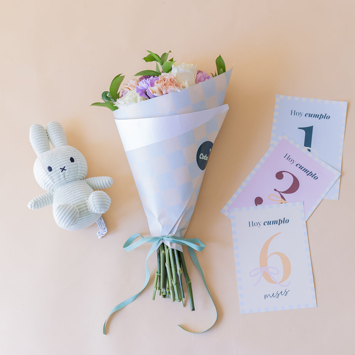 ¡Hola, Peque! - Ramo de flores con regalos para bebé