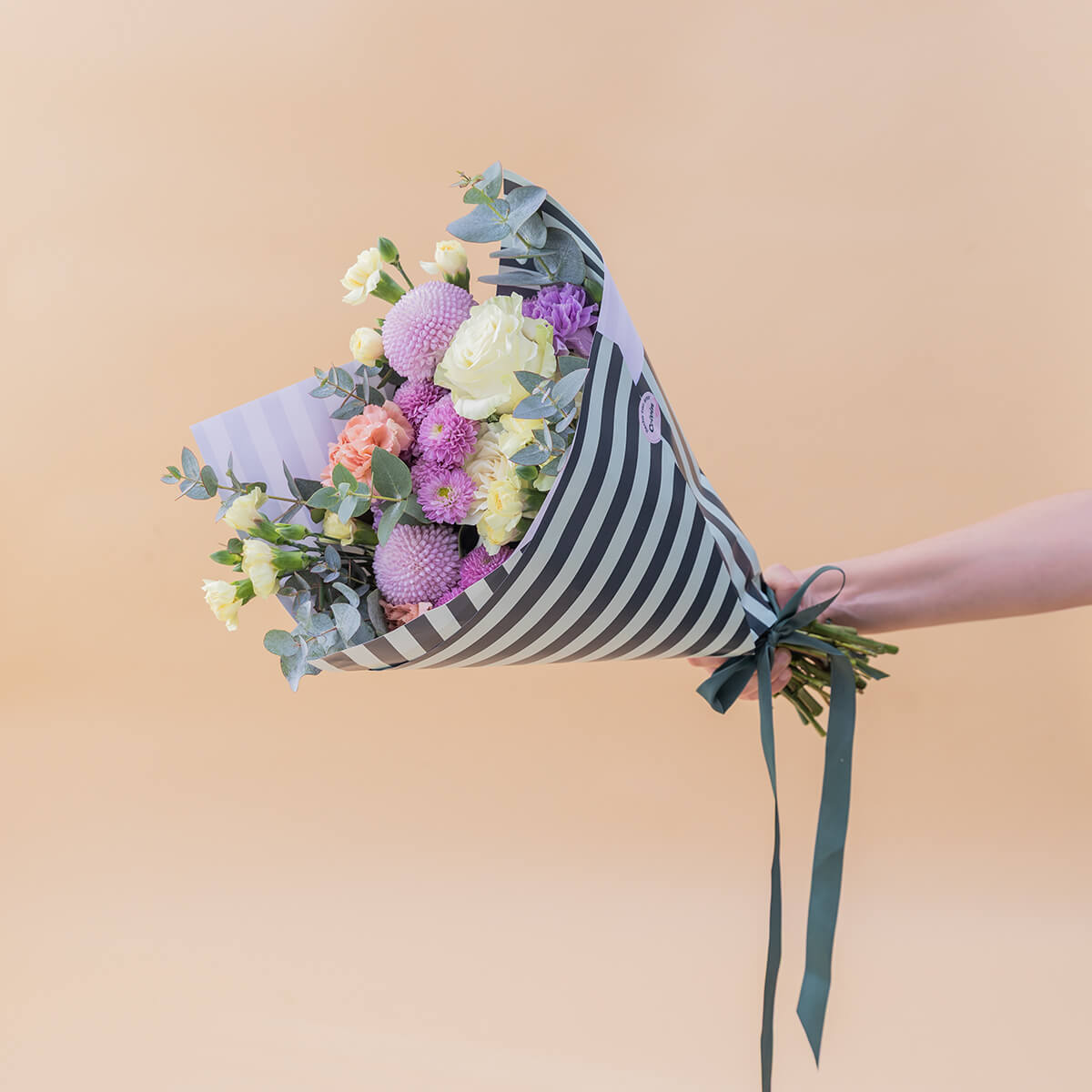 El Pastel - Ramo con flores crema