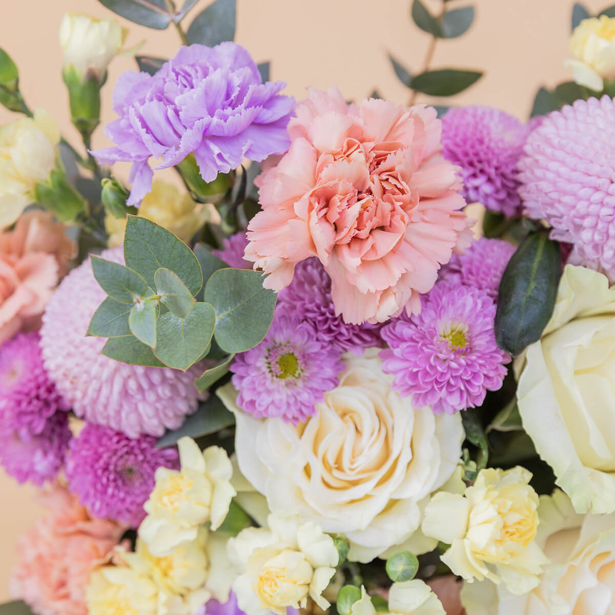 El Pastel - Ramo con flores crema