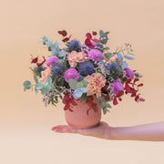 El Guiño  - Arreglo con flores moradas y azules