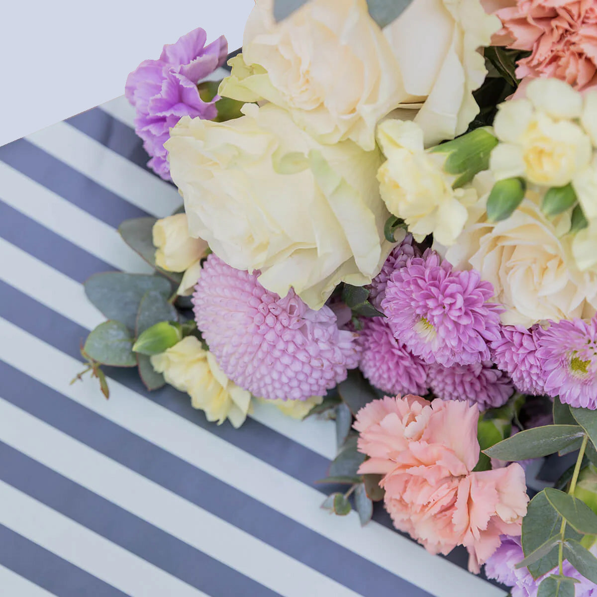 El Pastel - Ramo con flores crema