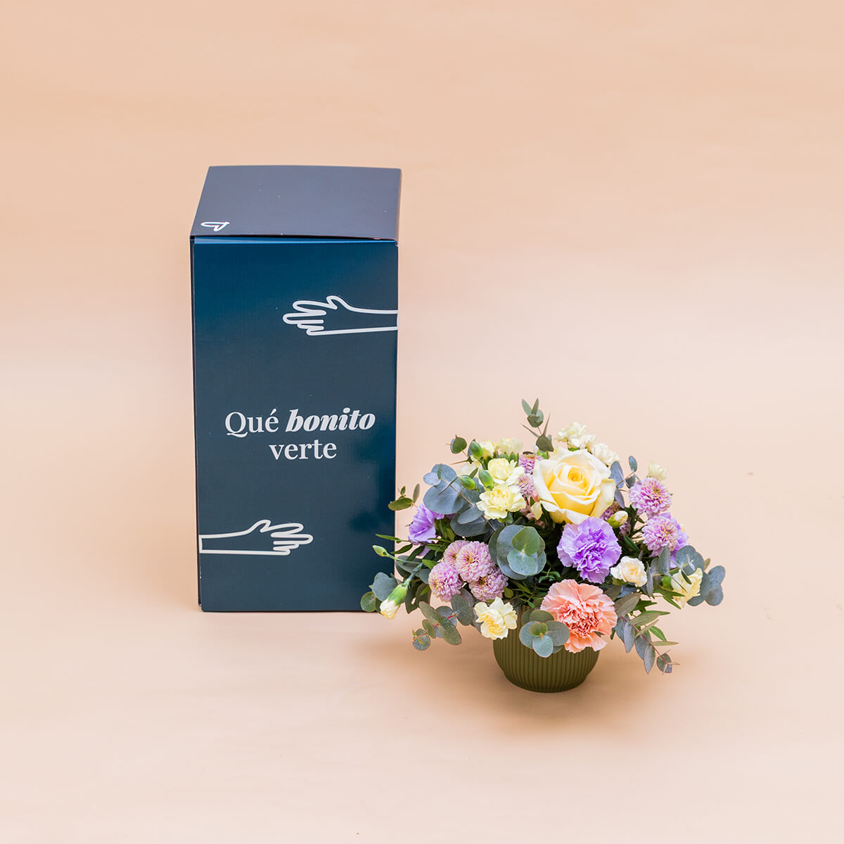 El Pastel - Arreglo con rosas crema