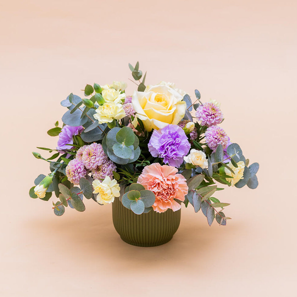 El Pastel - Arreglo con rosas crema