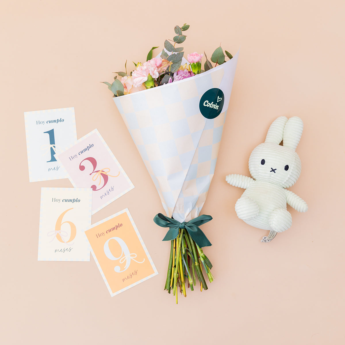 Olá, pequenino(a) - Ramo de flores com presentes para bebés