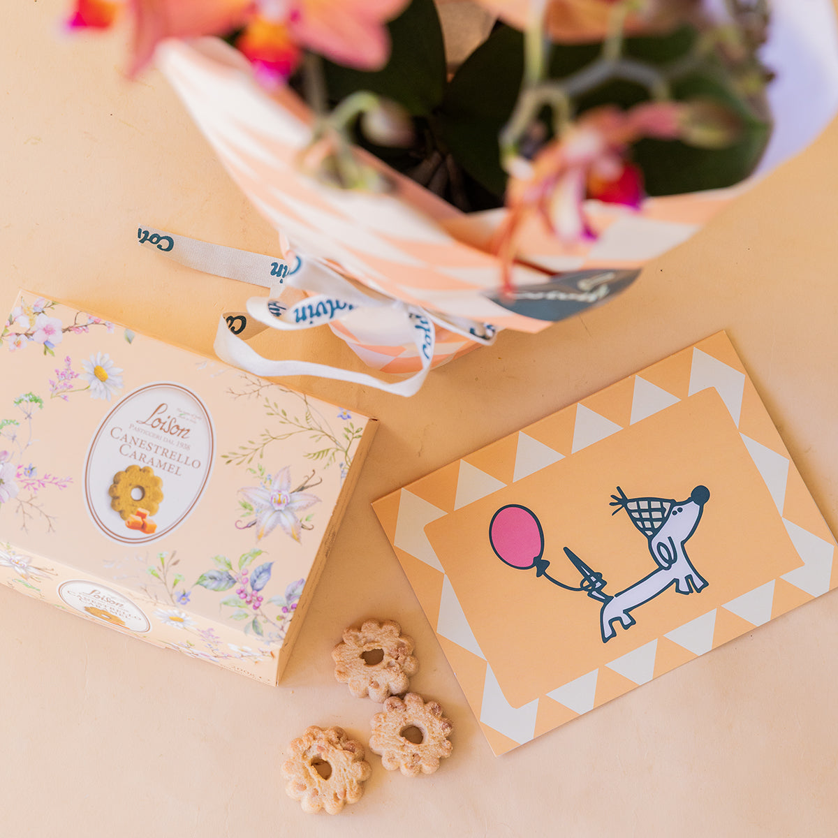 Orquídea Laranja com Embalagem, Biscoitos e Cartão