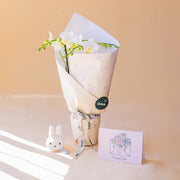 Orquídea Blanca con Envoltorio, Charm y Tarjeta