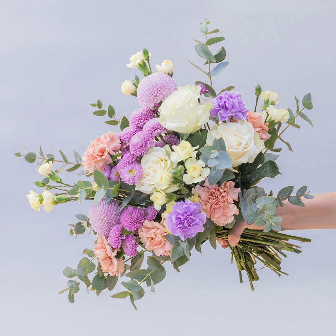 El Pastel - Ramo con flores crema