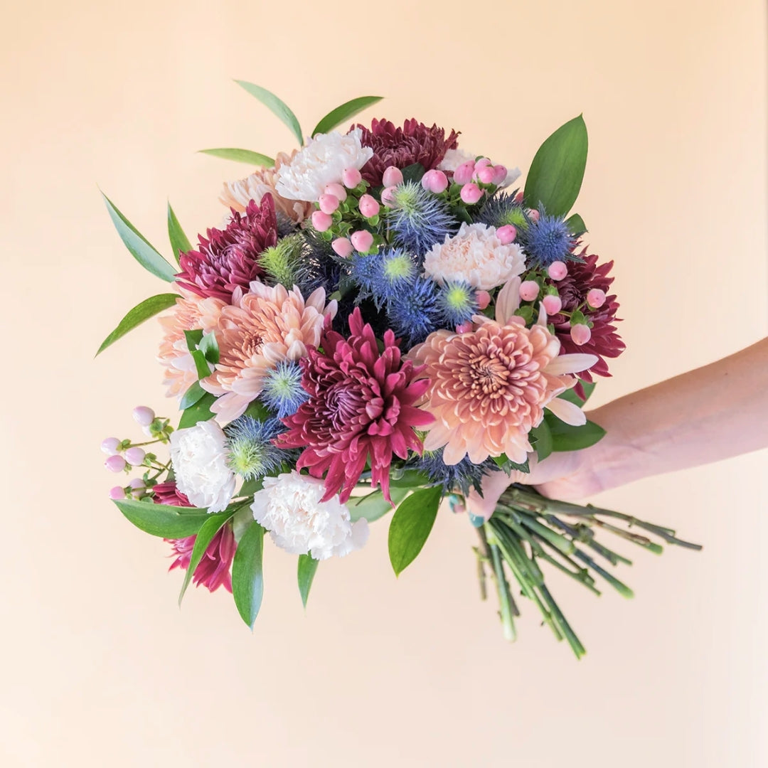El Merlot - Ramo con flores azules y burdeos