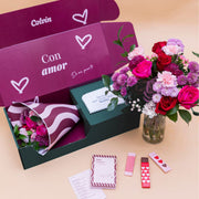 Love is in the air – Ramo de flores con chocolate y bloc de notas