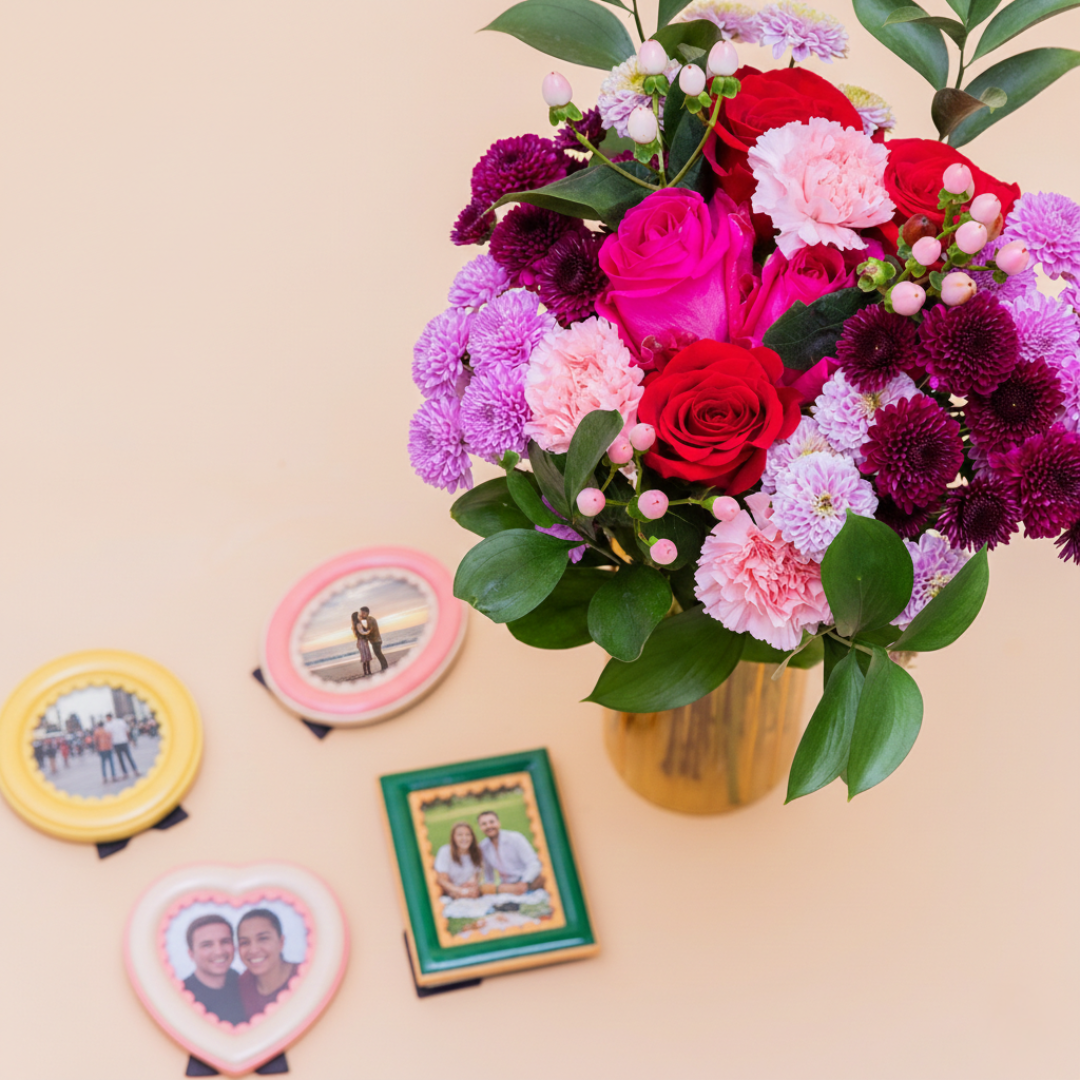 Para el recuerdo - Ramo de flores y marcos de fotos