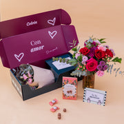 O amor está no ar – Ramo de flores com chocolate e bloco de notas