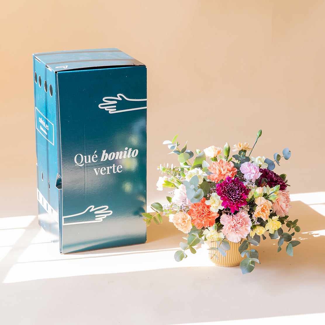 O Faísca - Arranjo com flores amarelas e laranjas