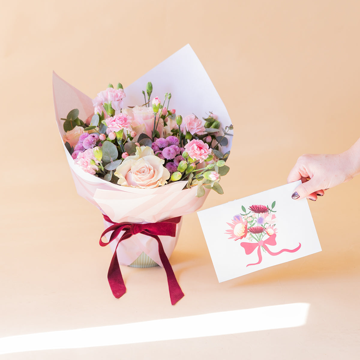 Arreglo de Rosas Rosas con Envoltorio y Tarjeta