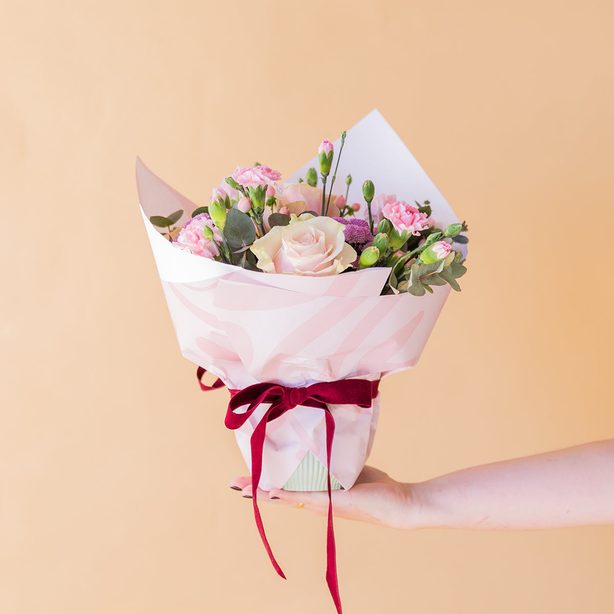 Arreglo de Rosas Rosas con Envoltorio y Tarjeta