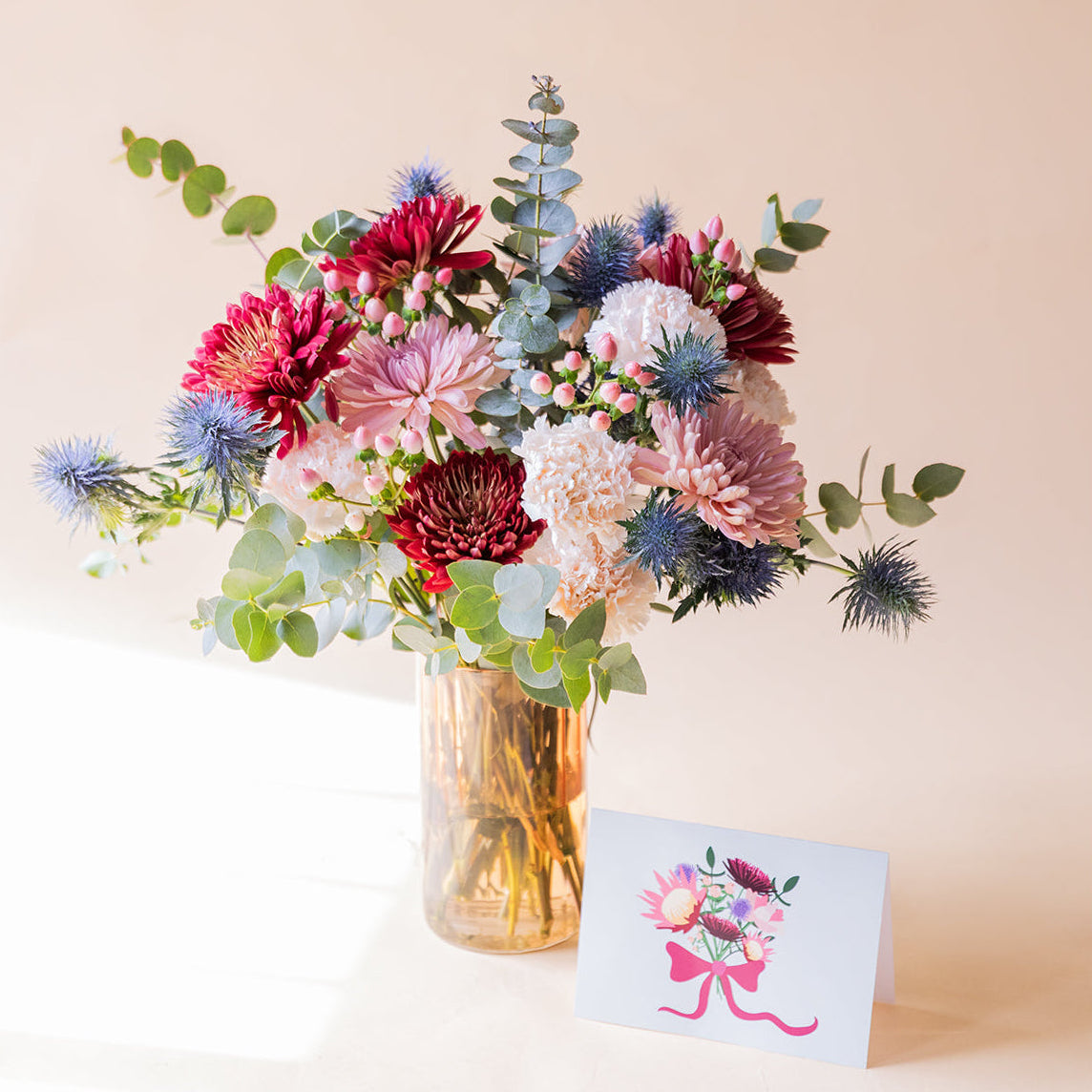 Ramo de Flores Azules con Jarrón y Tarjeta