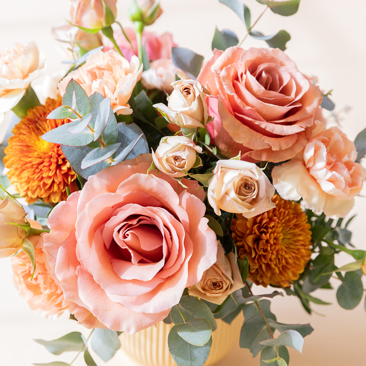 El Mocca - Arreglo con flores crema