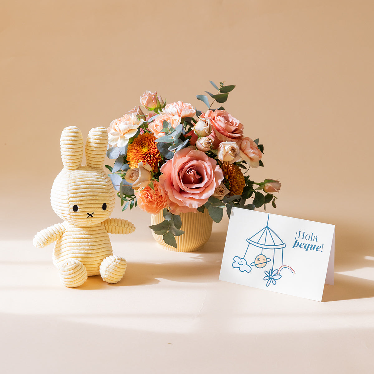 Arreglo de Rosas café con Peluche y Tarjeta