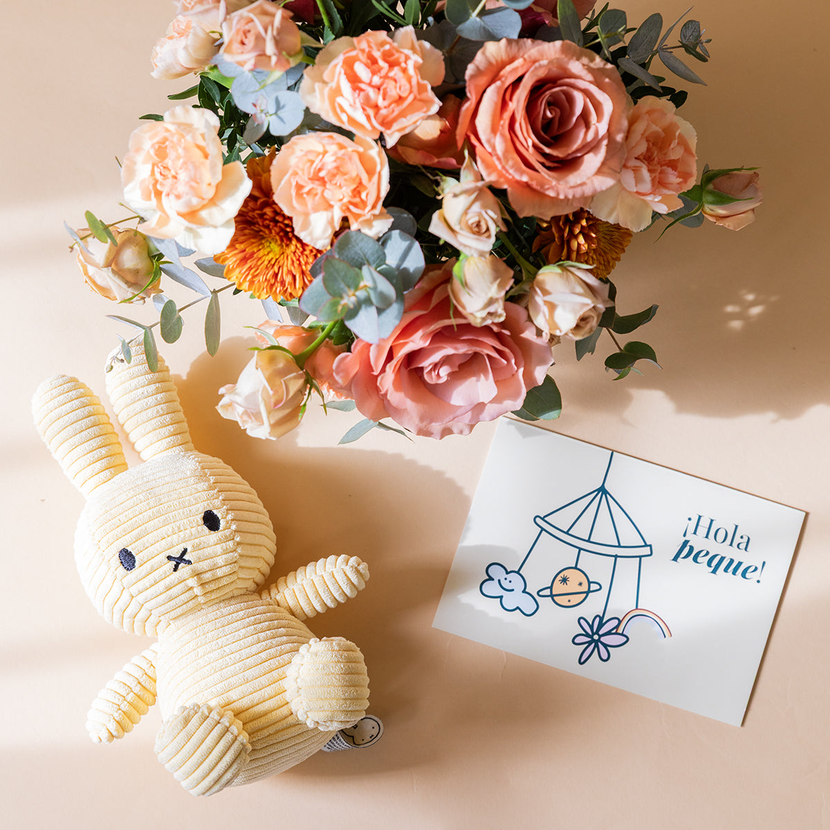 Arreglo de Rosas café con Peluche y Tarjeta