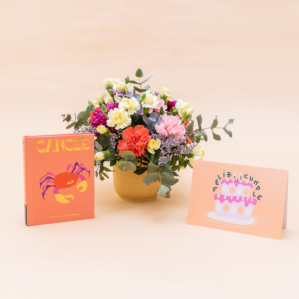 Arreglo de Flores con Libro Horóscopo Cáncer y Tarjeta