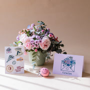 Arreglo de Flores con Llavero, Pegatinas y Tarjeta