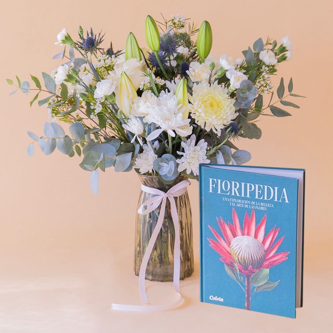 Ramo de Flores Brancas com Livro Floripedia e Cartão