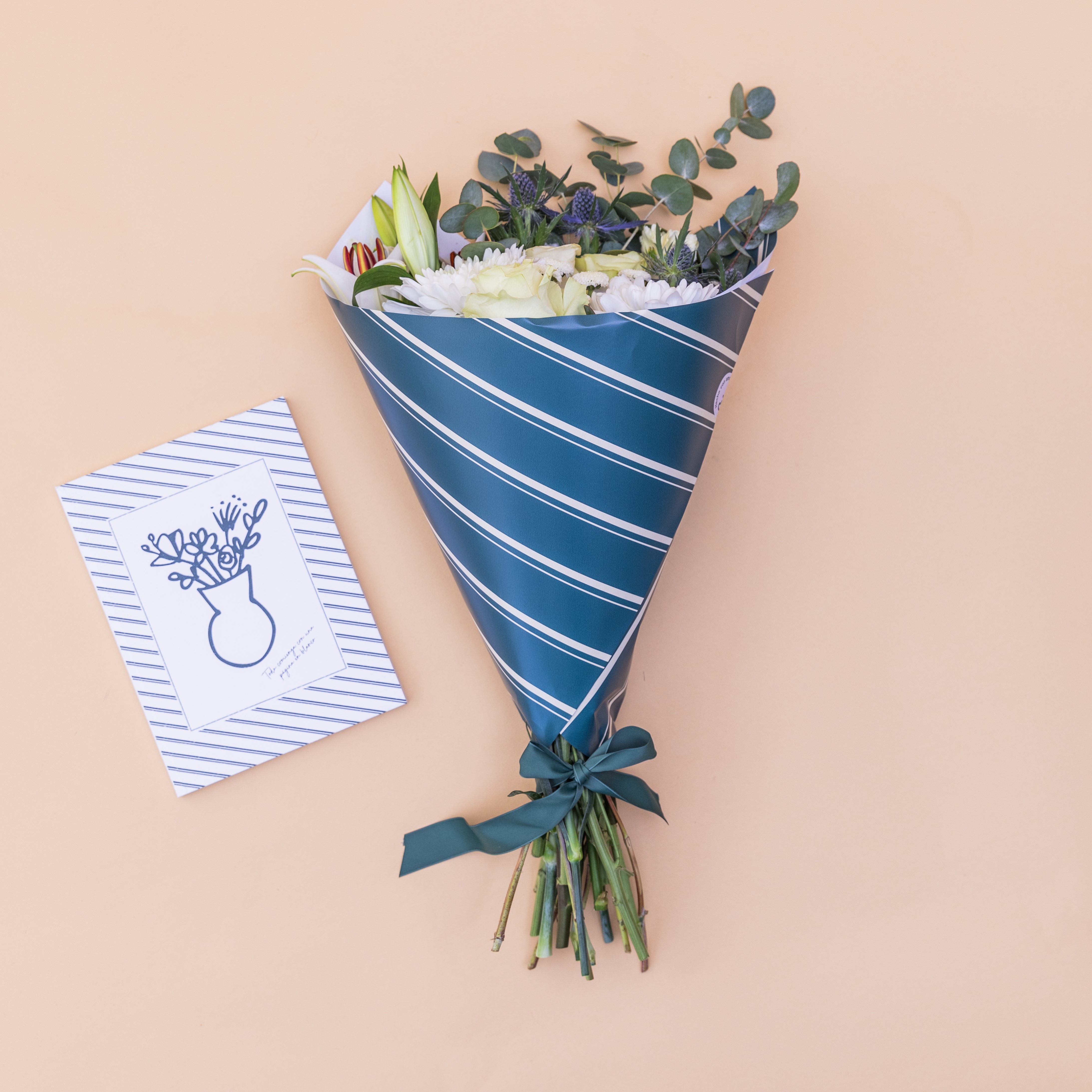 Con Cariño - Ramo de flores con libreta y galleta de la suerte