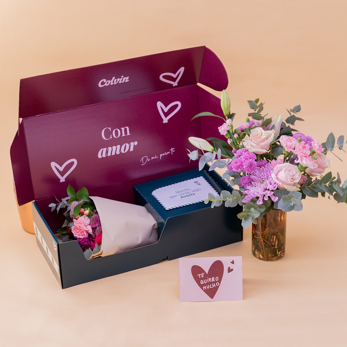 O amor está no ar – Ramo de flores com chocolate e bloco de notas