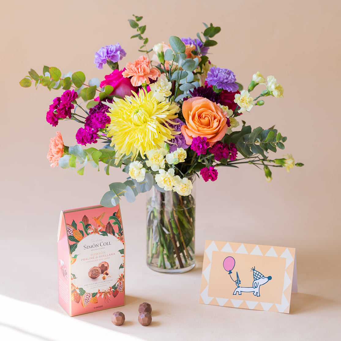 Ramo de Flores Coloridas com Bombons e Cartão