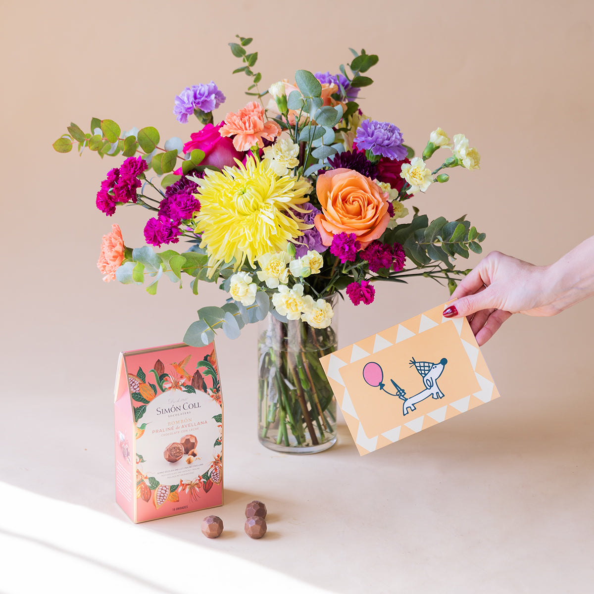 Ramo de Flores Coloridas com Bombons e Cartão