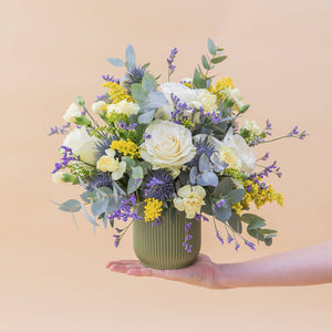 A Mágica - Arranjo com rosas creme