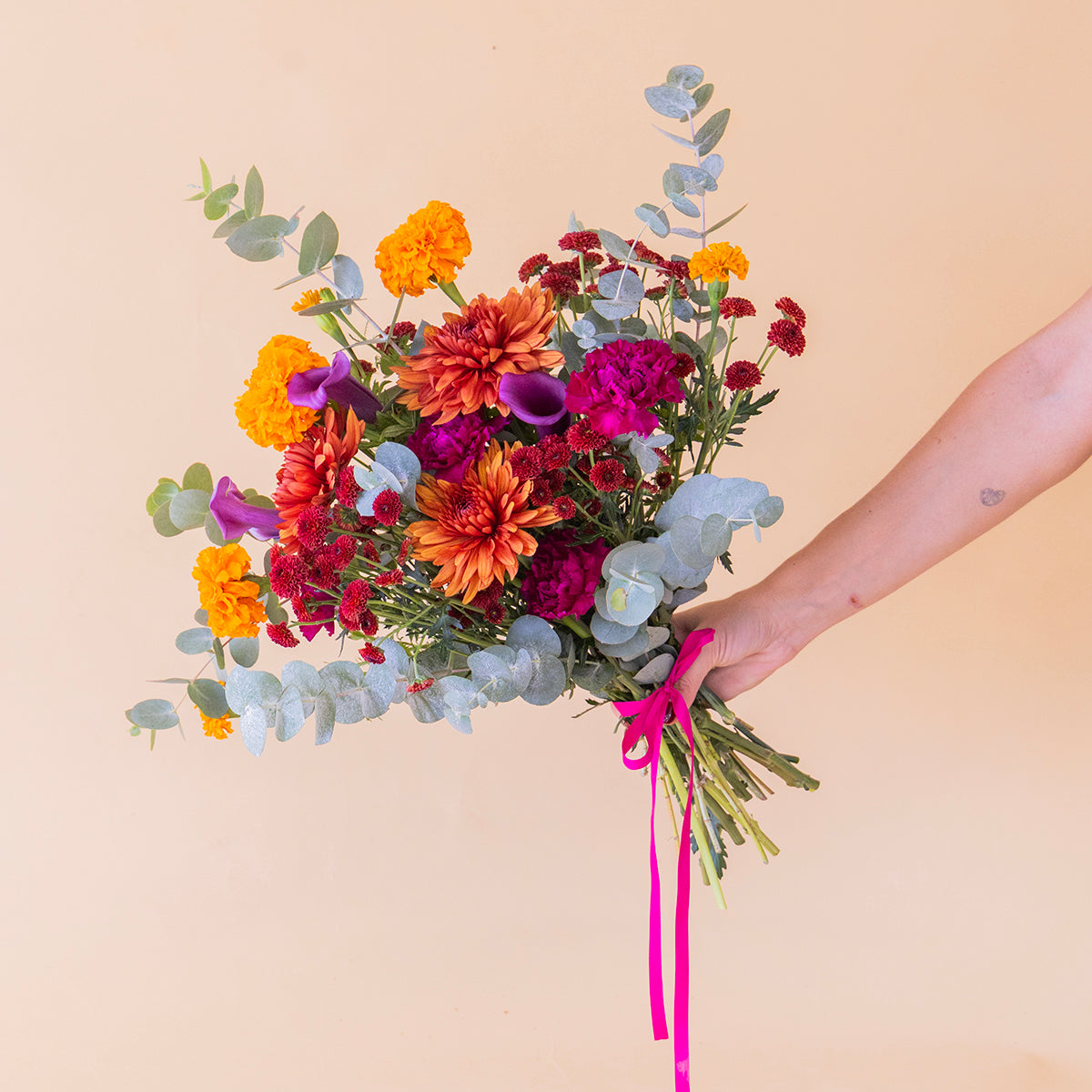 Ramo halloween de crisasntemos, tagetes y claveles
