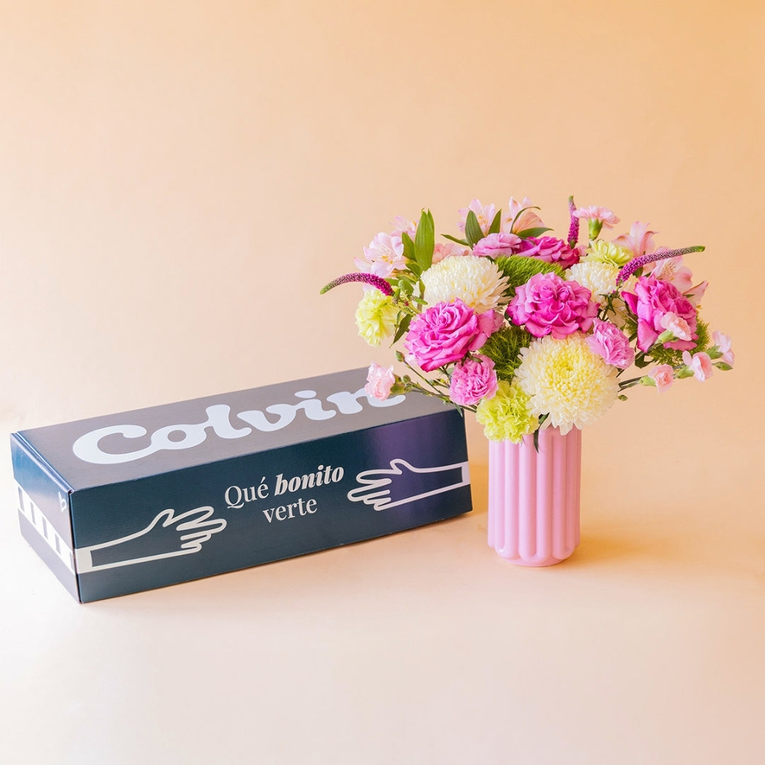 La Dolce Vita - Ramo con rosas de jardín y flores rosas