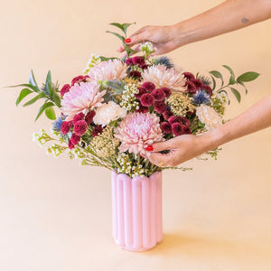 El Merlot - Ramo con flores azules y burdeos