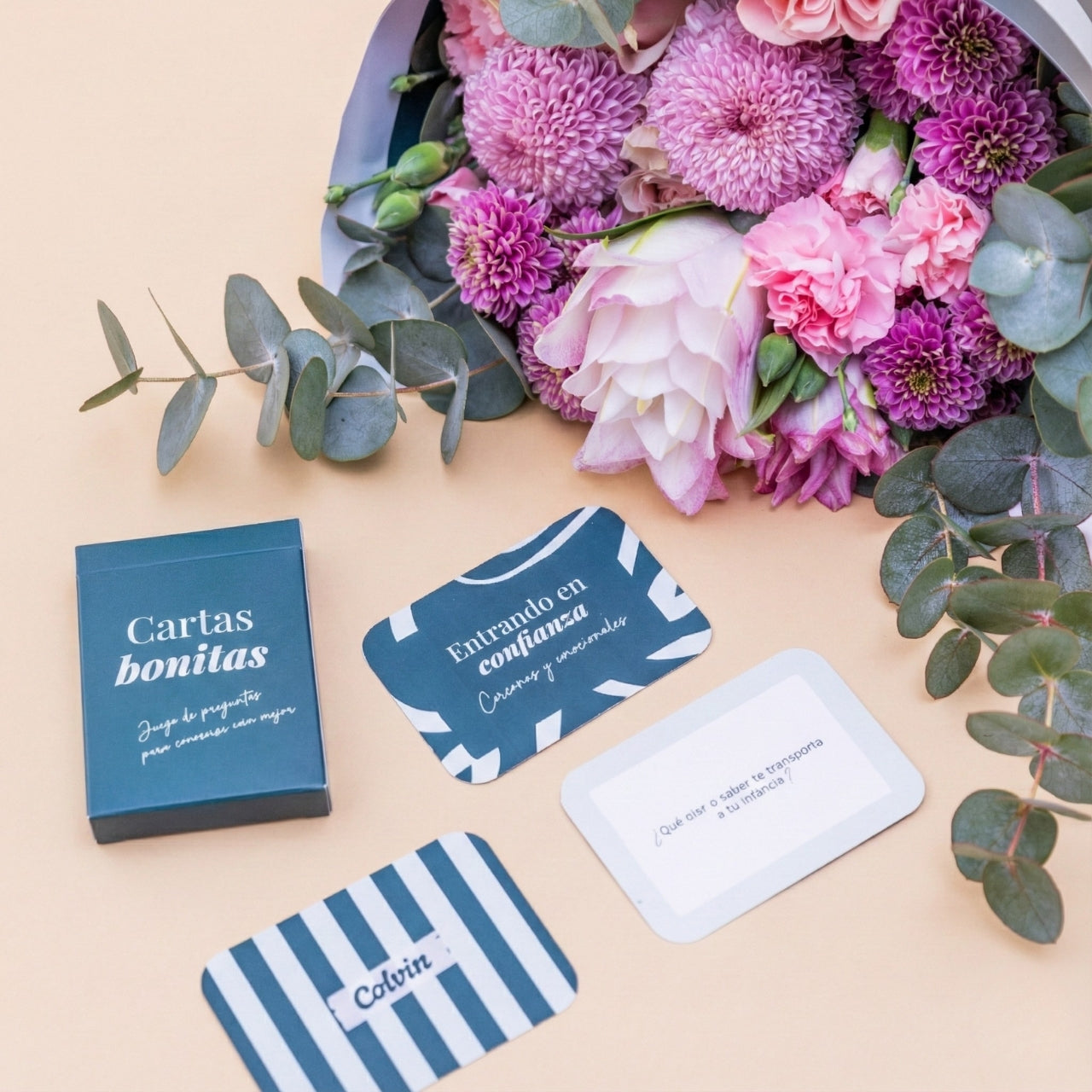 El Regalo Perfecto - Ramo de flores y juego de cartas