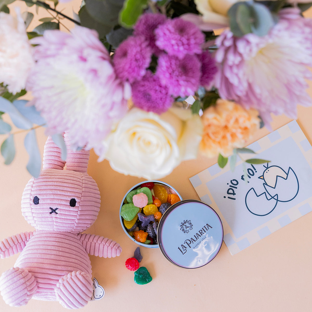 Ramo de Flores Cor-de-rosa com Peluche, Caramelos e Cartão