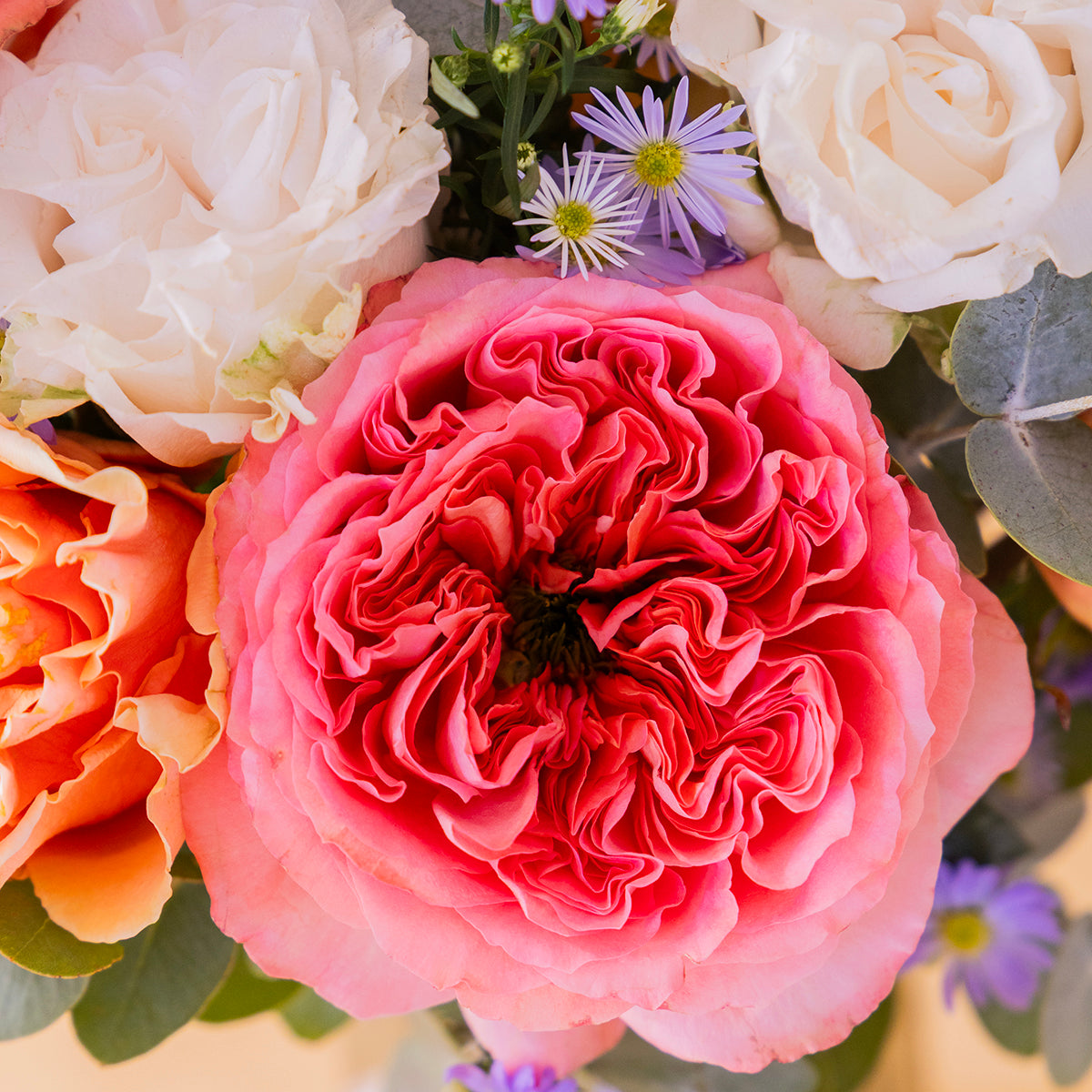 La Romántica - Ramo con rosas de jardín premium
