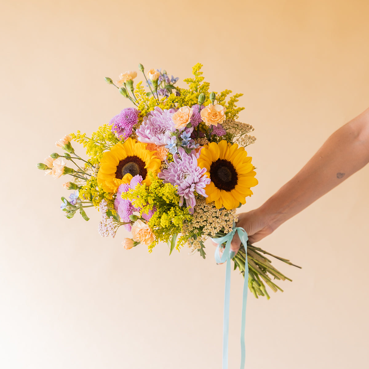 La Solana - Ramo de girasoles y crisantemos